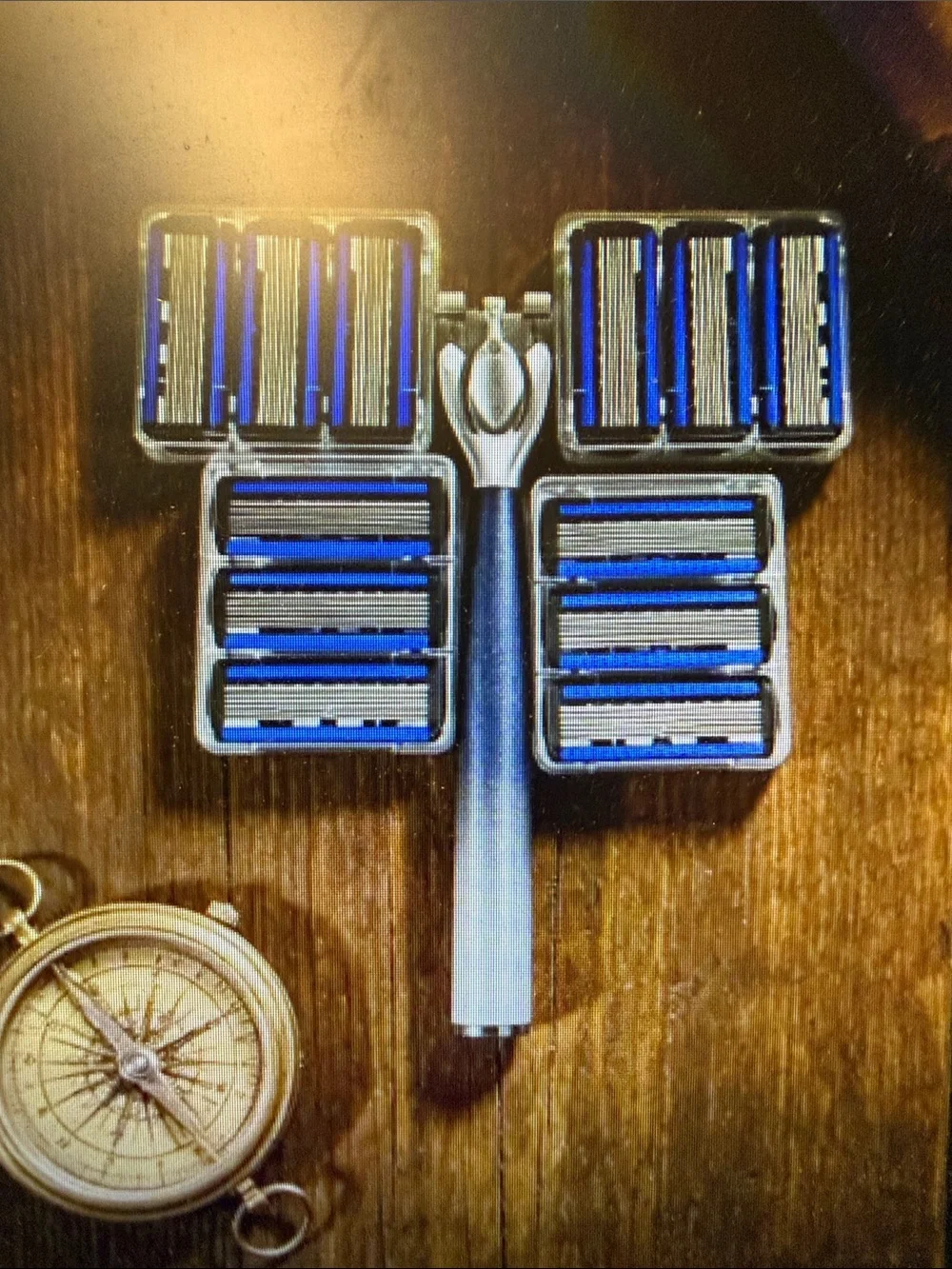 Men's Stainless Razor with Multiple Blue Blade Cartridges. 🆕